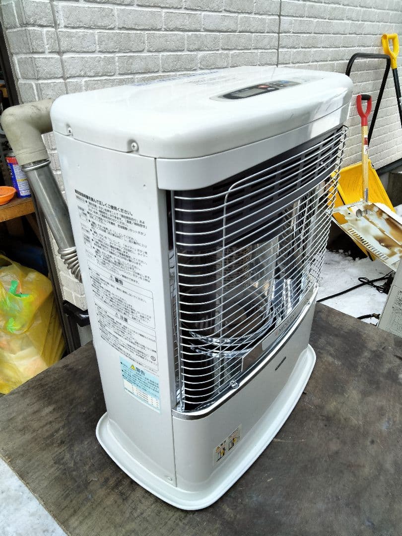 コロナFF石油ストーブミニパル！品番「FF‐VT5511P」2011年式中古品