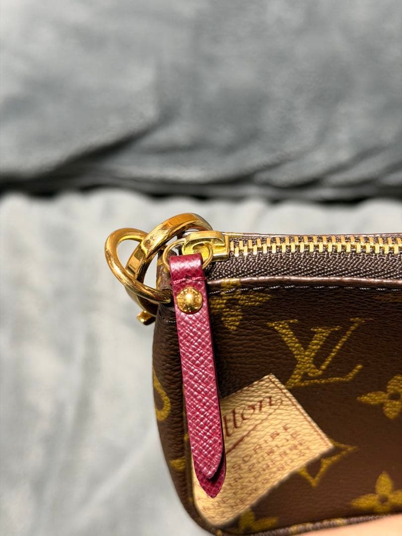 Louis Vuitton モノグラム アクセサリーポーチ チェーンストラップ