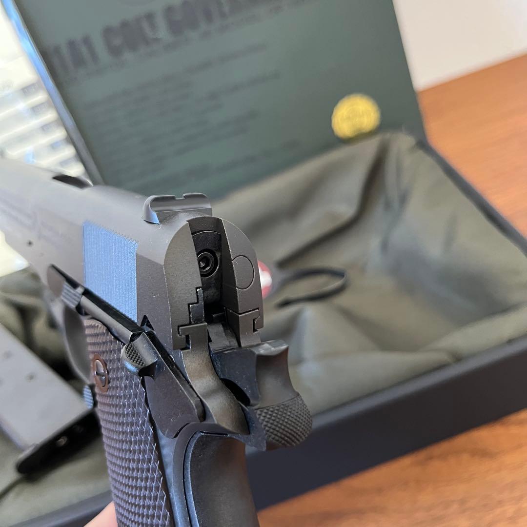 極美品 東京マルイ M1911A1 ガスガン 予備マガジン付き ガバメント