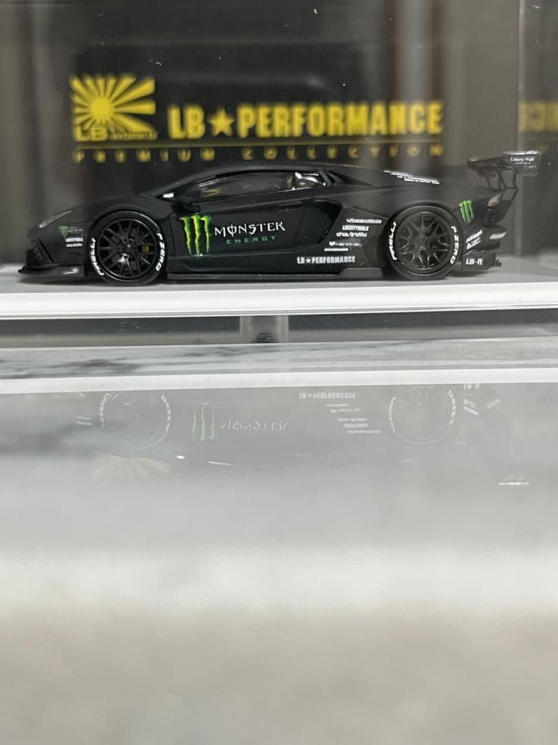 リバティーウォークLB★WORKS ランボルギーニアヴェンタドール.モンスター