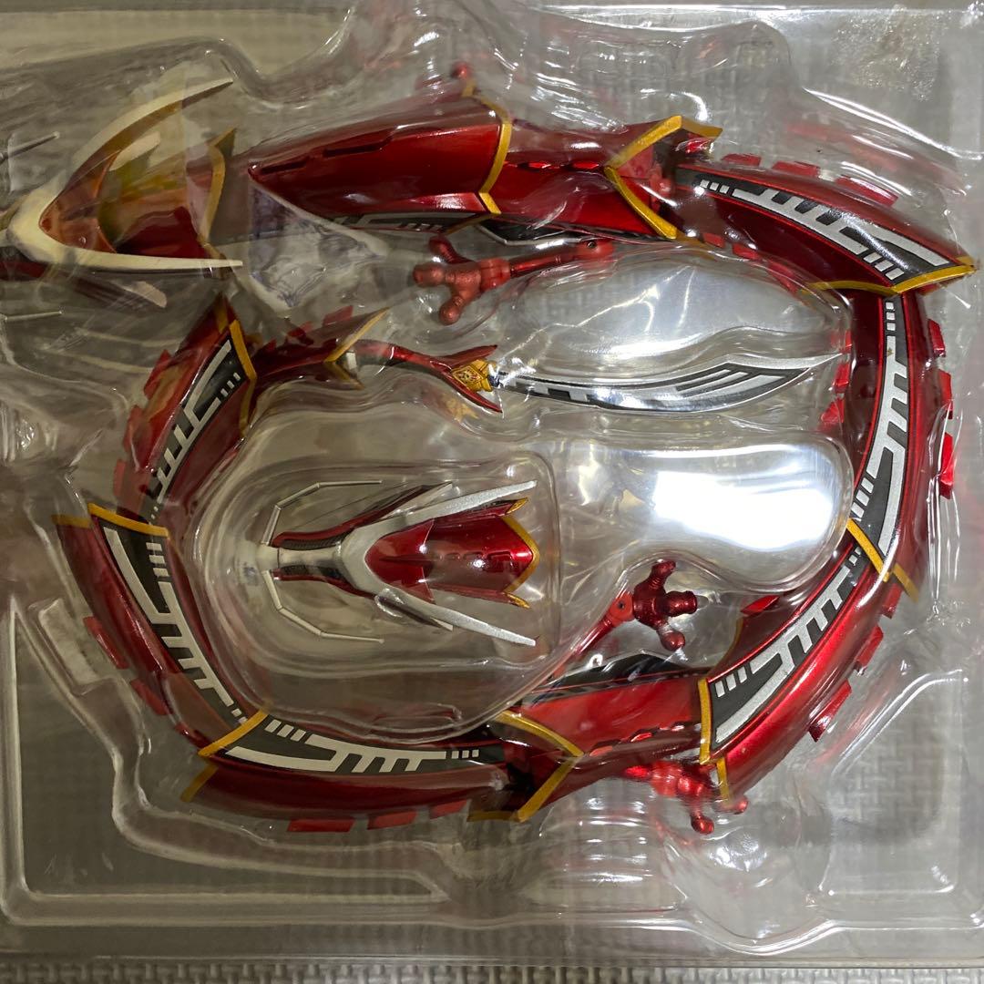 【中身未使用】s.h.figuarts 仮面ライダー龍騎　バンダイ