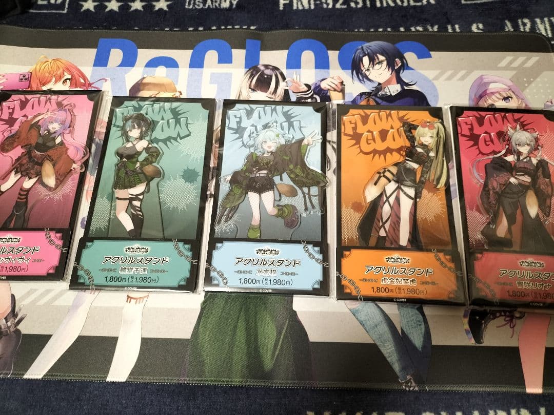 FLOW GLOWアクリルスタンド全5種 ファミマ限定 - メルカリ