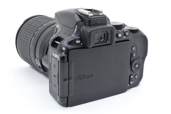 Nikon D5600 AF-S 18-135mmレンズセット SDカード付 - メルカリ