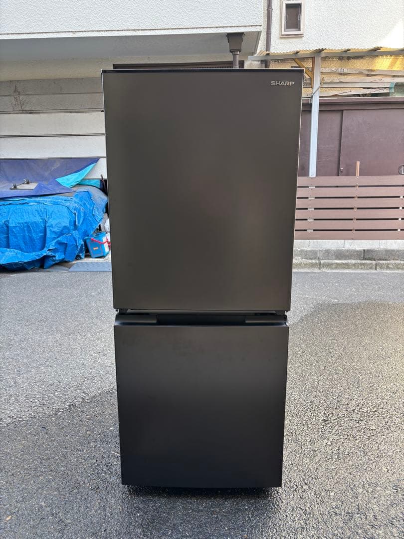 【値下げ】2023年 冷凍庫 大阪 【引取限定】シャープ 152L 一人暮らし SHARP シャープ 2023年製 152L 2ドア 冷凍冷蔵庫 SJ-D15K 販売中！ 愛