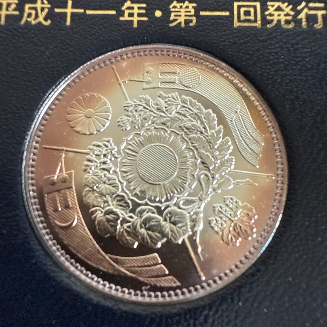 ま*ル様 明治・旧二十圓金貨意匠純銀製徽章 - メルカリ