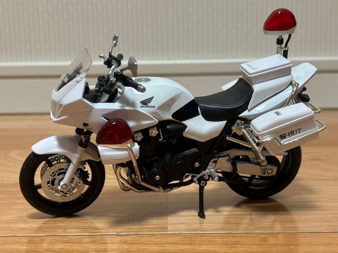スカイネット アオシマ 1/12 ホンダ CB1300P 警視庁 白バイ 完成品