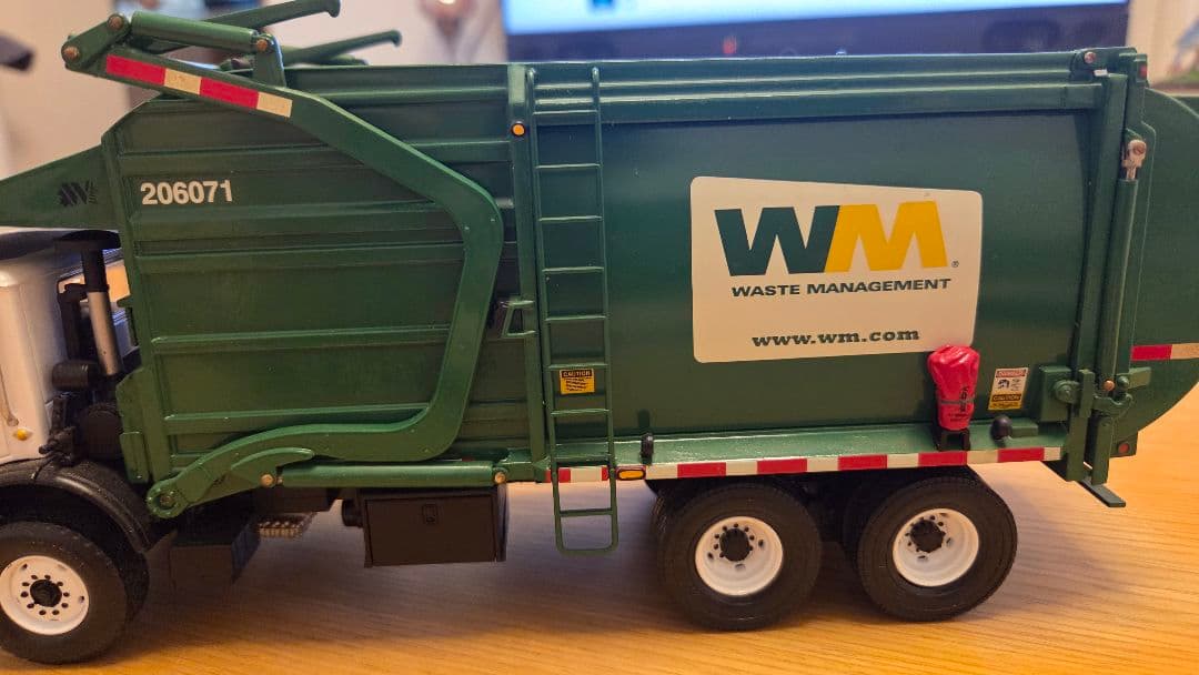 ファーストギア製 Mack TerraPro ゴミ収集車 ダイキャスト 1/34 - メルカリ