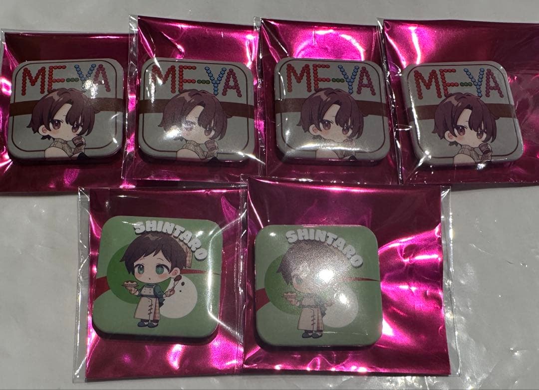 高田村交易所 バレンタイン正方形缶バッジ めーや、しんたろー - メルカリ