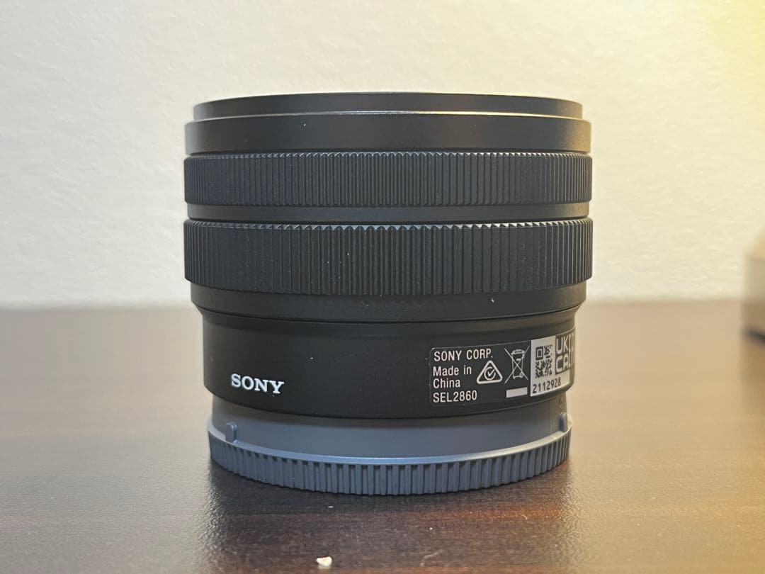 Sony FE 28-60mm f/4.5-6.3 レンズ