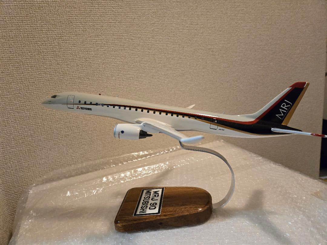 三菱航空機 MRJ90 模型 JA21MJ 1/100 木製 - メルカリ