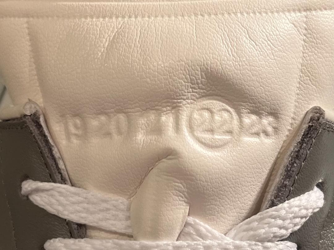 未使用☆廃盤カラー／メゾンマルジェラ／レプリカ／フェザーライト