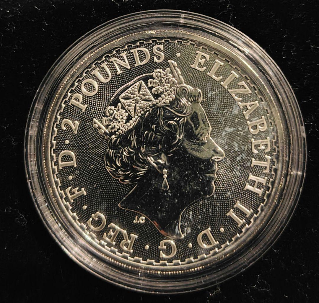 カ*ズ様 2021年ブリタニア /2ポンド銀貨 / 保護ケース入り/1枚1500 イギリス 2017 エリザベス2世 ブリタニア20周年記念 2ポンド 1オンス