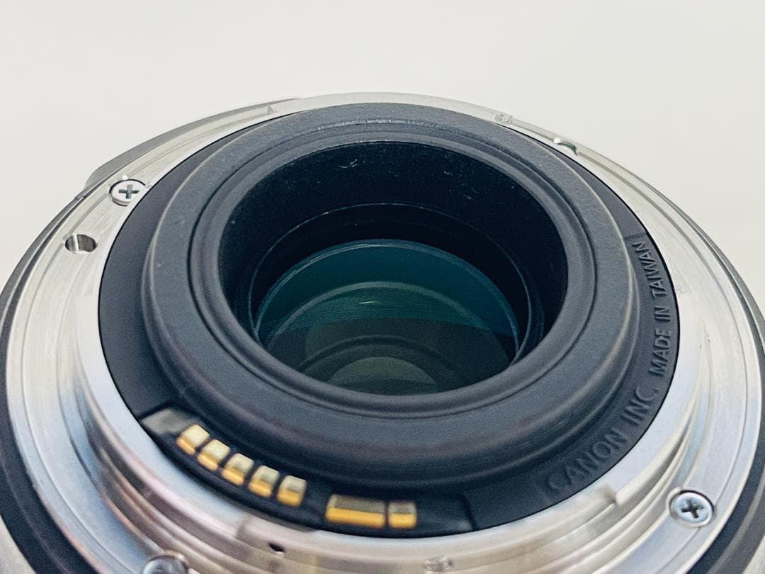 ⭐美品⭐キヤノン CANON EF-S 18-200mm F3.5-5.6 IS