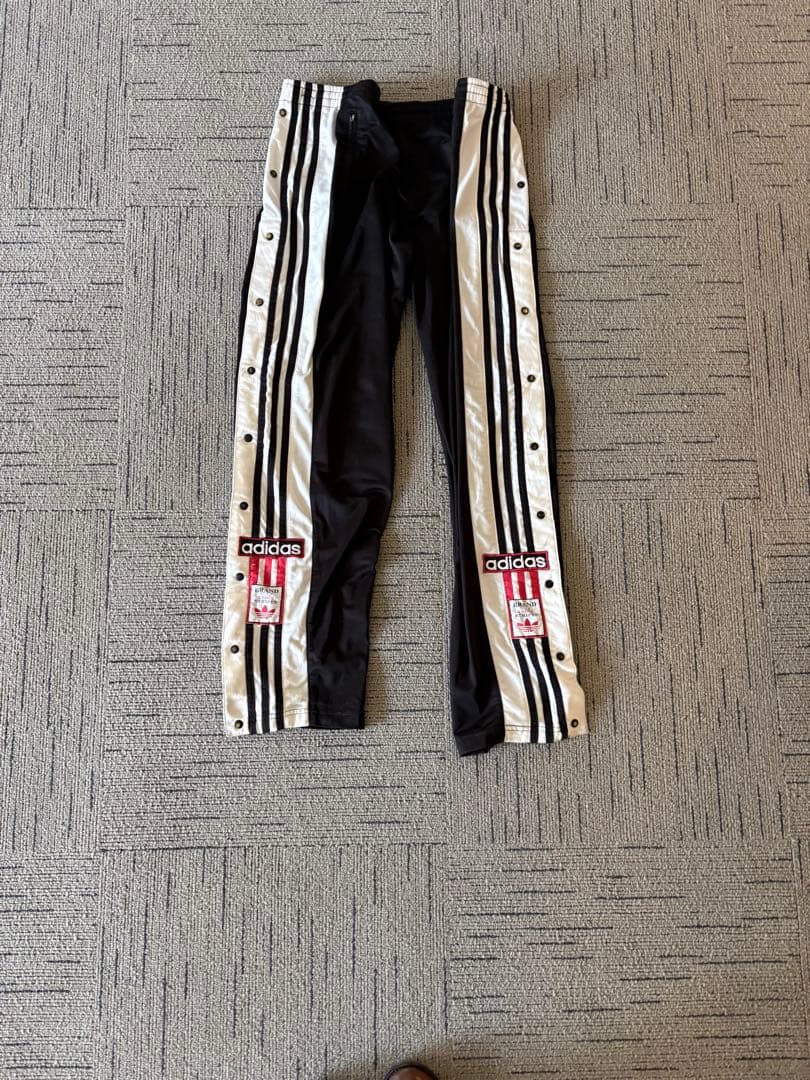 vintage 90s adidas スナップボタン付きトラックパンツ 90s adidas アディダス サイドスナップトラックパンツ ジャージ 黒 S