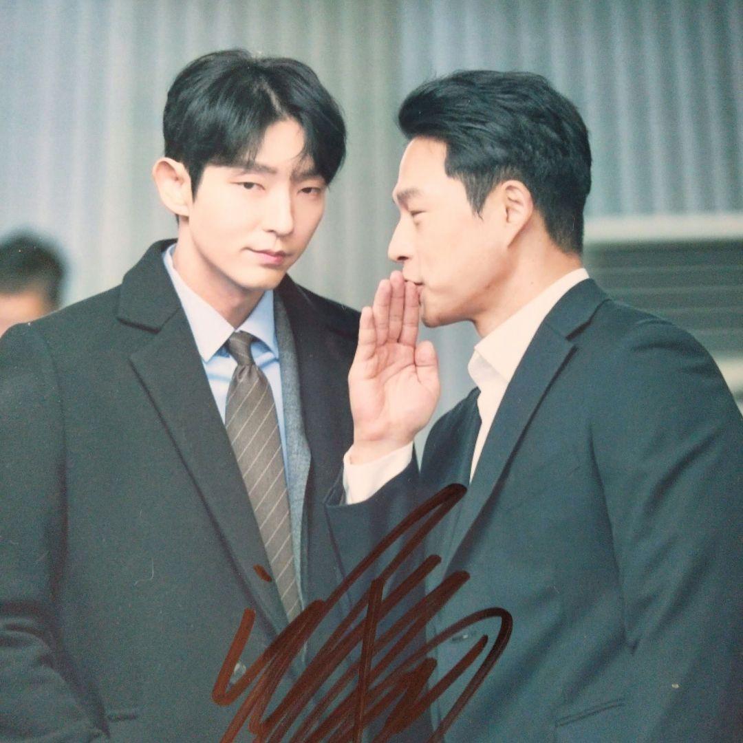 セール中…イ・ジュンギ直筆サイン入り超大型写真…Lee Joon-gi… Amazon.co.jp: イ ジュンギ超大型写真 Joon-gi…ホテルデルーナ 直筆