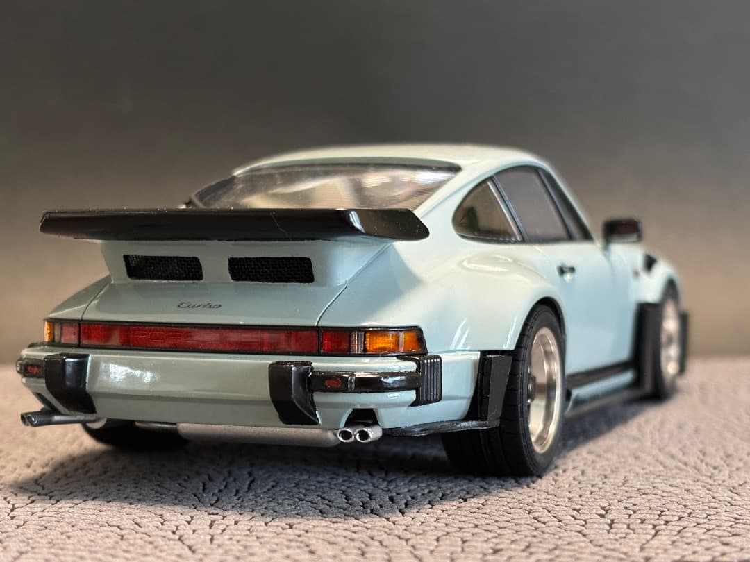 タミヤ　ポルシェ 911ターボ 88 1/24 プラモデル 完成品