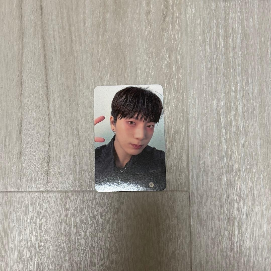 OMEGA X ヨロツ トレカ ケビン - メルカリ