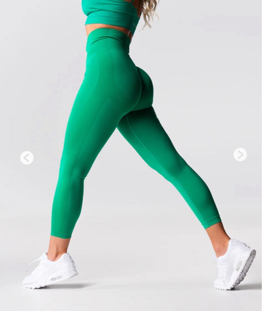 日本未入荷❣️NVGTN ホリーグリーン レギンス　美尻 美脚 【XS】