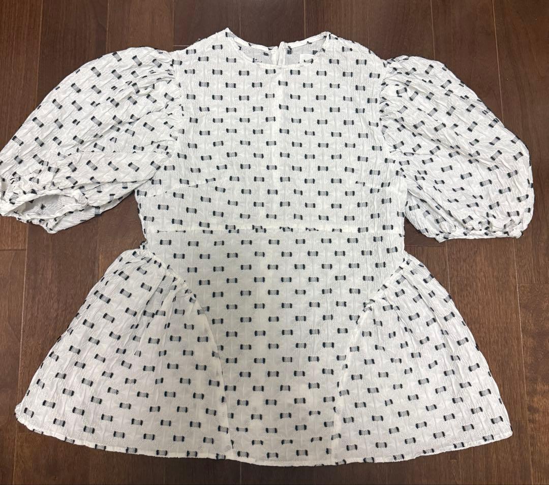 OHGA エンジェルブラウス - メルカリ