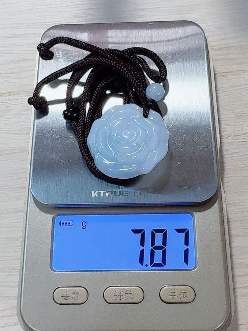 R1-0352天然本翡翠《本物保証》翡翠 お花ペンダント - メルカリ