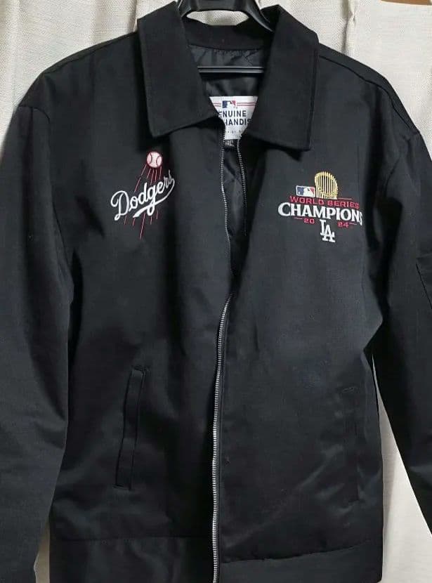 ドジャース　ワールドシリーズ優勝記念ジャケット　海外Mサイズ ドジャース ワールドシリーズ優勝記念ジャケット 海外Mサイズ - メルカリ