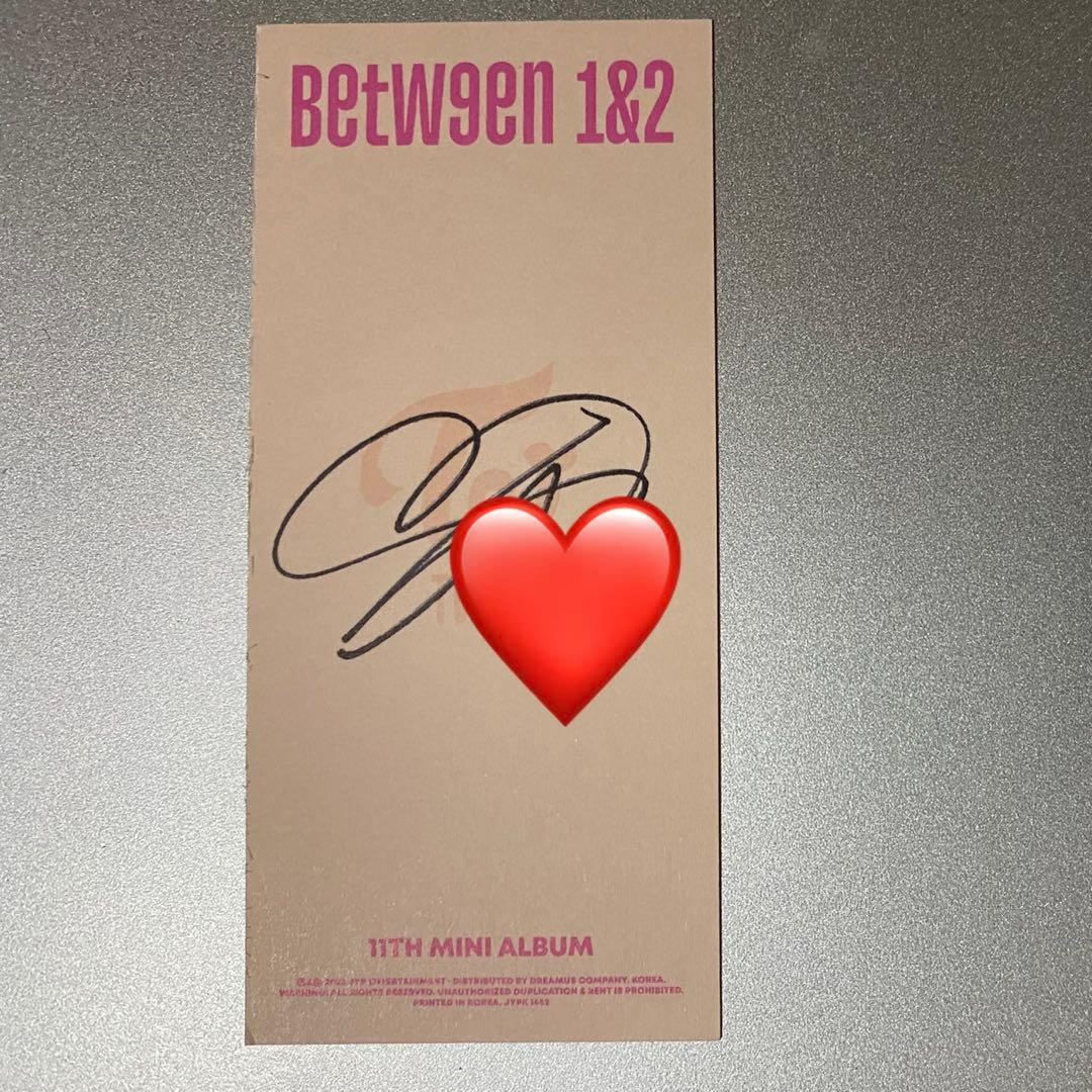 TWICE 直筆サイン入り ブックマーク サナ - メルカリ