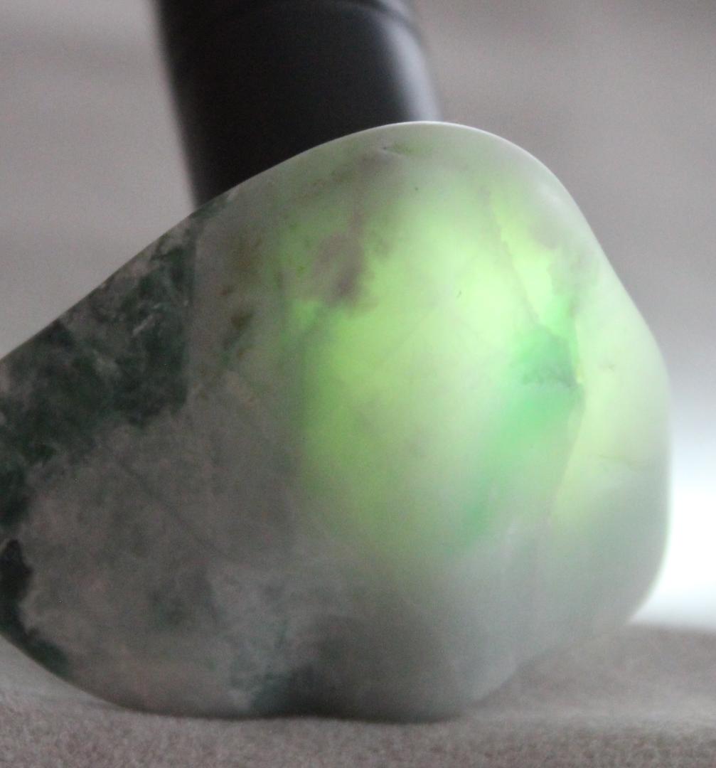 ［コレクション放出品］糸魚川翡翠 原石 26.0g