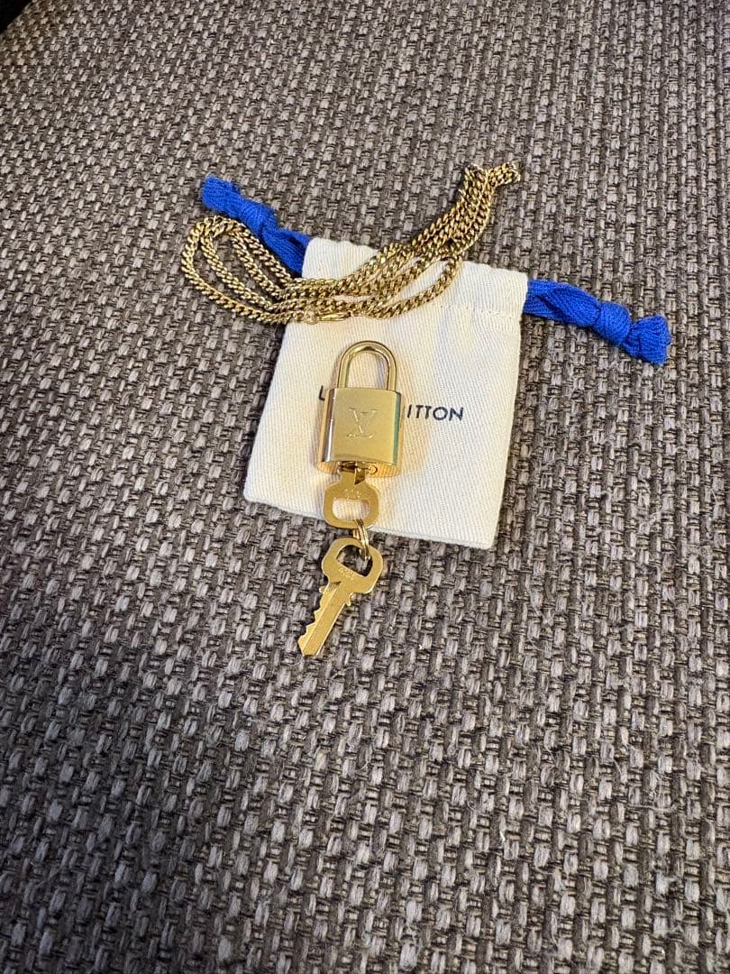 極美品ルイヴィトン パドロック カデナ ネックレス チェーン付き