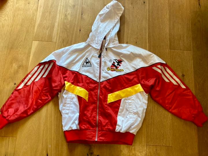 名古屋グランパス ウィンドブレーカー - メルカリ