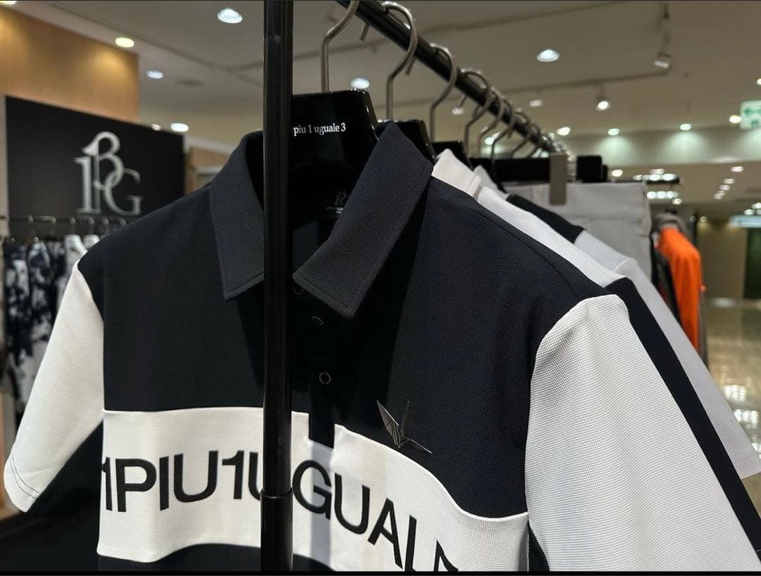1PIU1UGUALE3 ウェア新品未使用ポロシャツ表参道ヒルズ限定デザイン 1PIU1UGUALE3 ウェア新品未使用ポロシャツ表参道ヒルズ限定デザイン