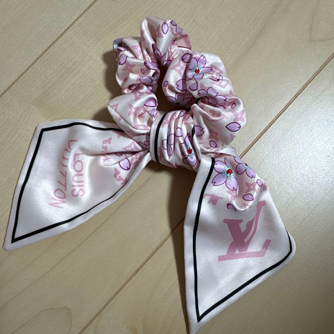 Louis Vuitton 桜柄シュシュ - メルカリ