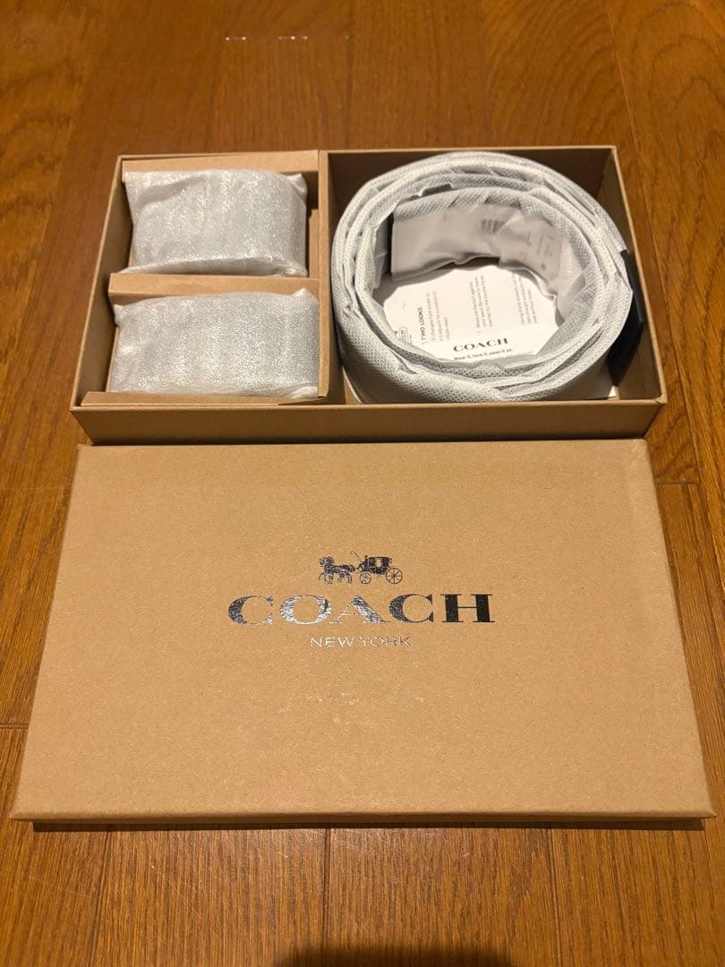 COACH コーチ　新品　リバーシブル　シグネチャー　ベルト　バックル回転 COACHコーチ新品正規品リバーシブルレザーベルト回転バックル - メルカリ