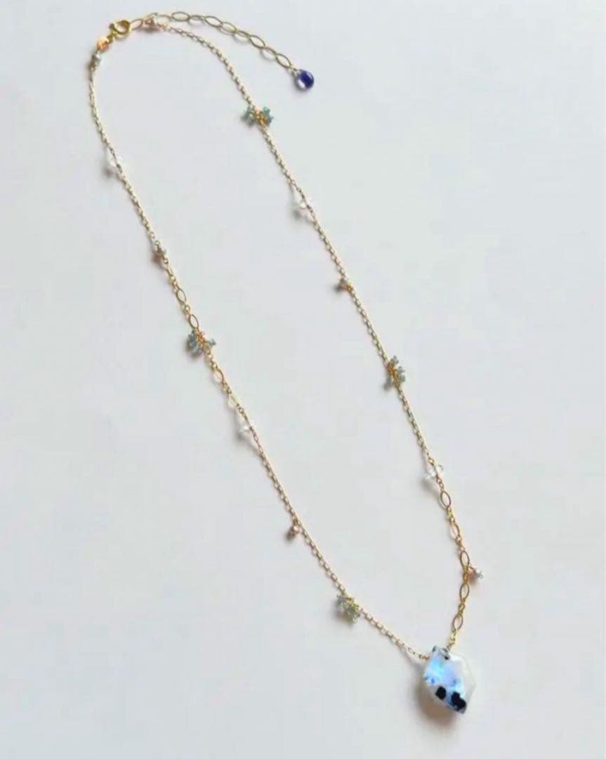 ホワイトラブラドライト・クリソベリルブルーキャッツアイピアス＋