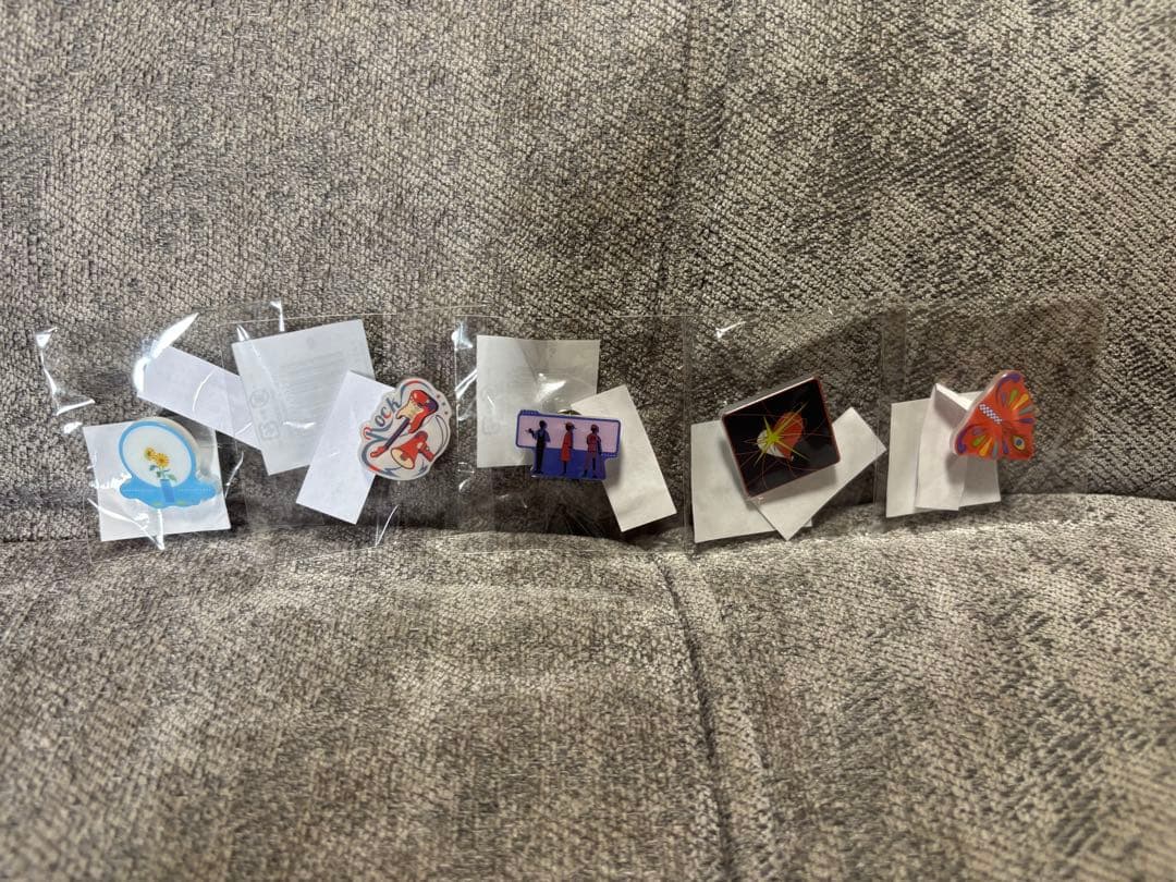 【会場限定】Ado POP-UP 楽曲アクリルピンバッジコンプセット(全40種)