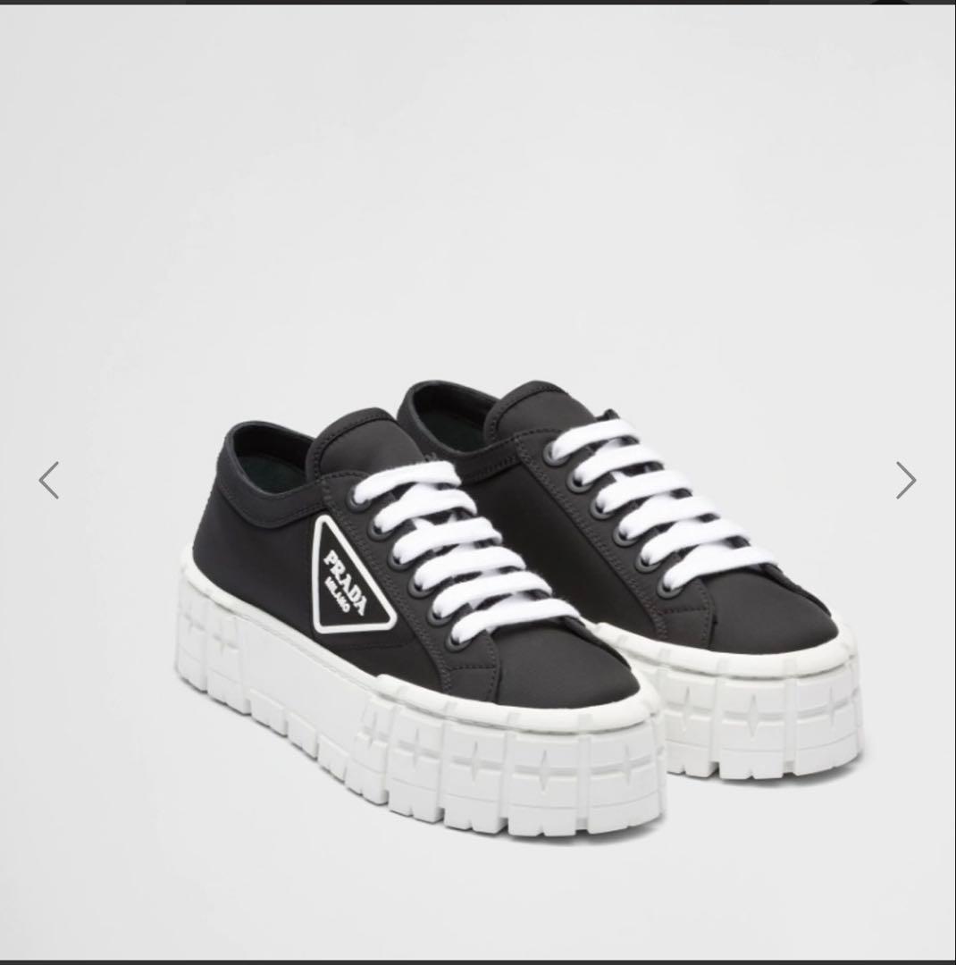 PRADA ブラック 厚底スニーカー - メルカリ