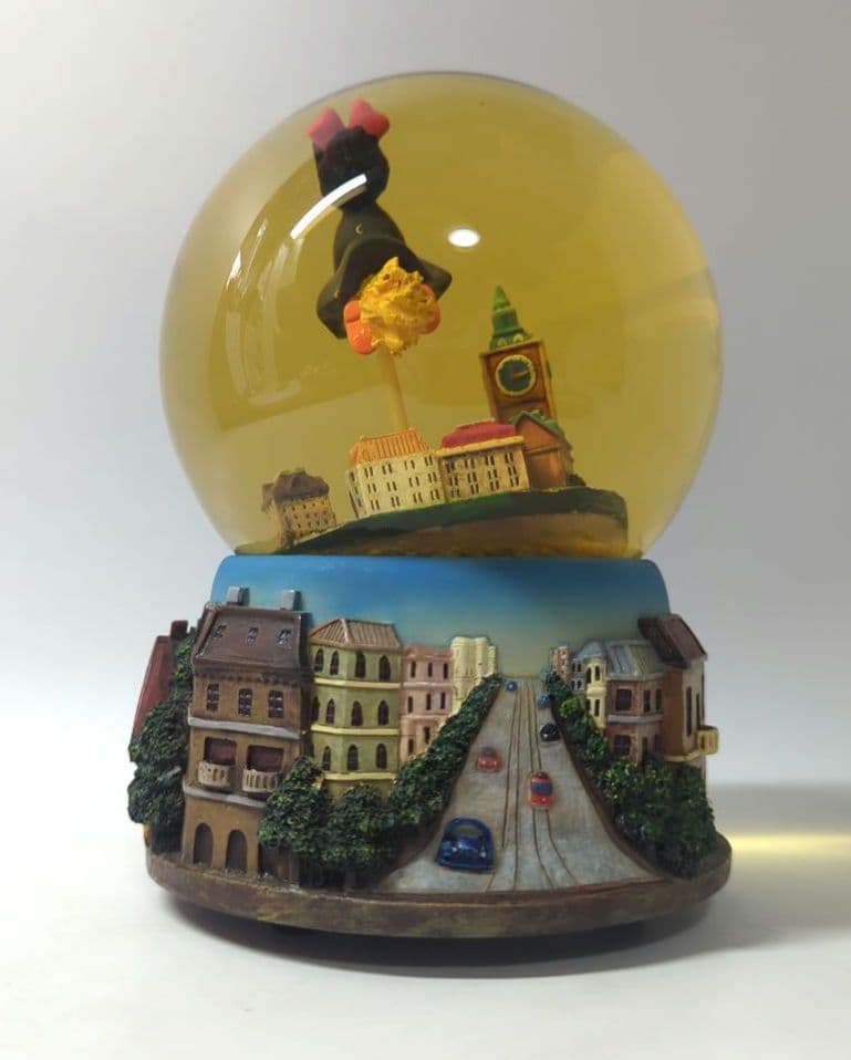 魔女の宅急便　ウォーターボール　スノードーム　キキ　コリコの街並み