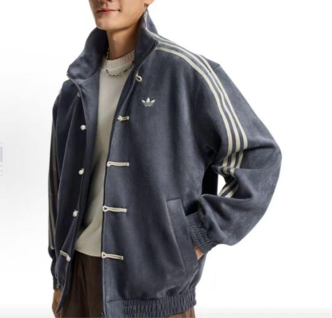 adidasアディダス 中国限定 蛇年トラックジャケットダーククレー　Sサイズ” adidasアディダス 中国限定 蛇年トラックジャケット ダークグレーS