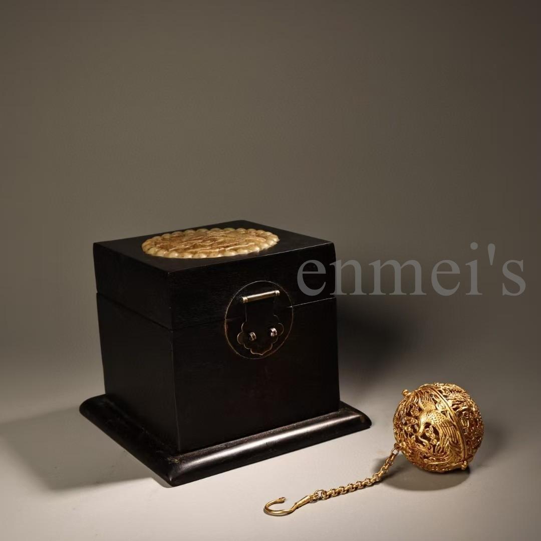 中国古美術品・珍品純銅製・高浮彫鎏金繍球香炉香囊・透彫・熏香炉・檀