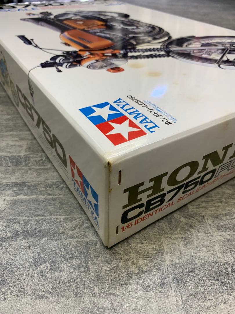 タミヤ　1/6ホンダ　ドリーム　CB750 FOUR 未組立