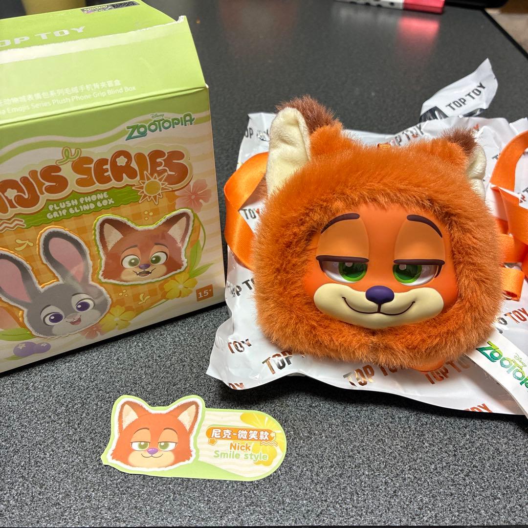 TOPTOY ズートピア スマホショルダー スマホケース ニック - メルカリ