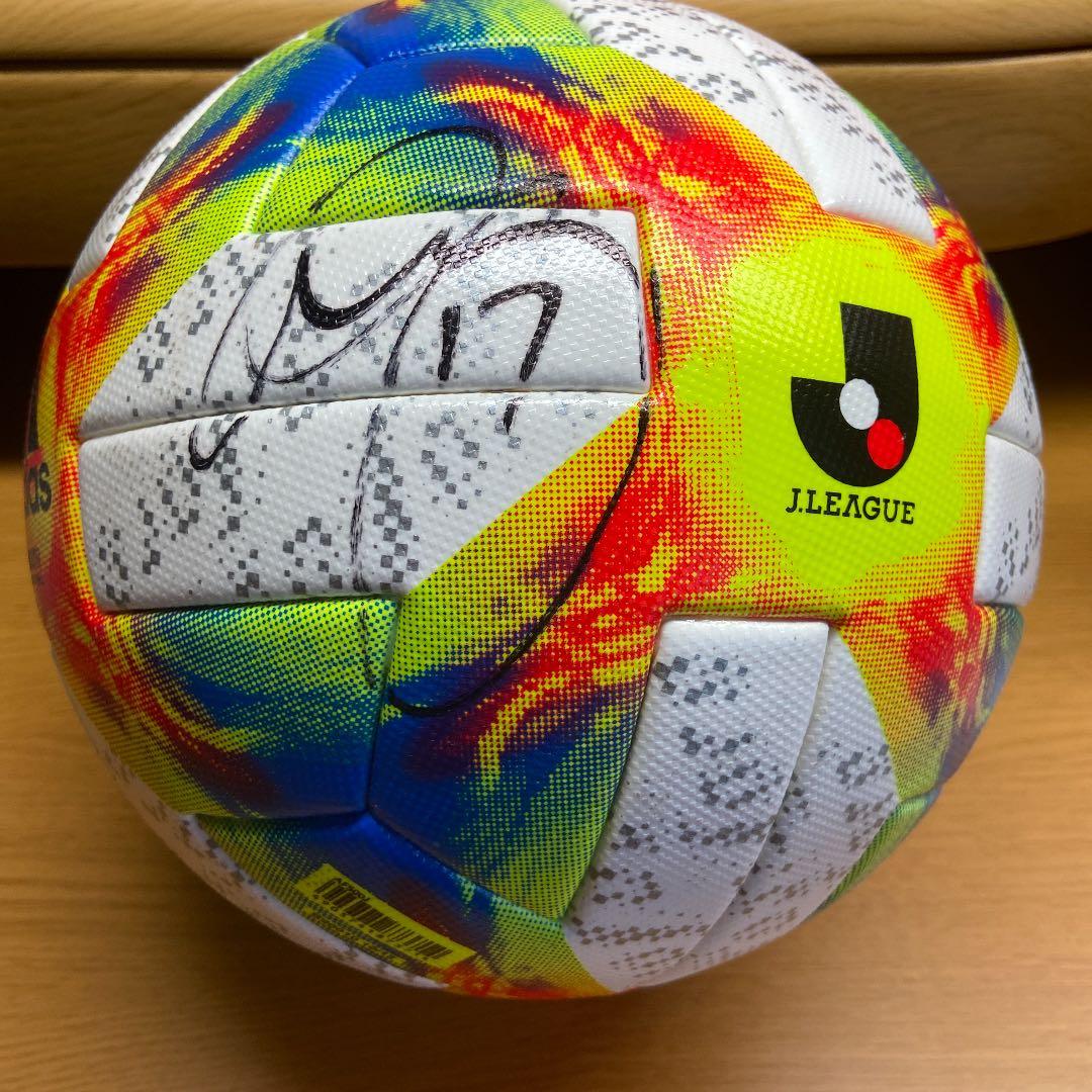 Jリーグ アディダス 公式戦 サッカーボール 2019年サイン入り - メルカリ