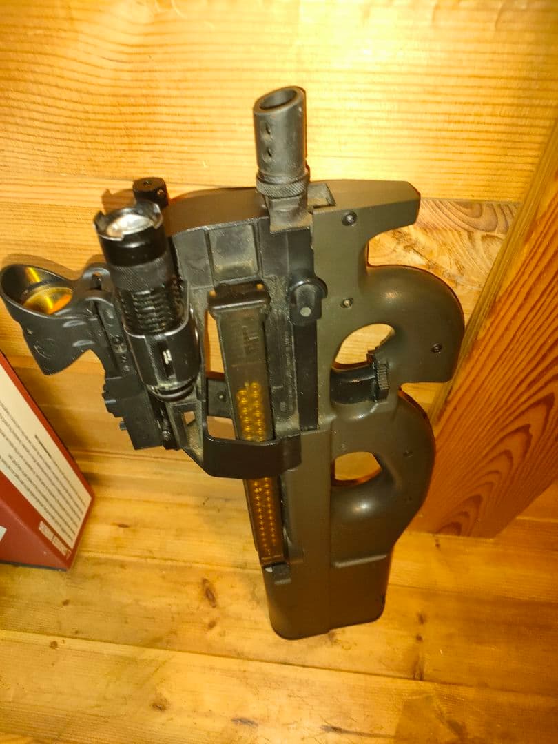 東京マルイ　P-90 トリプルレール サイレンサー付き