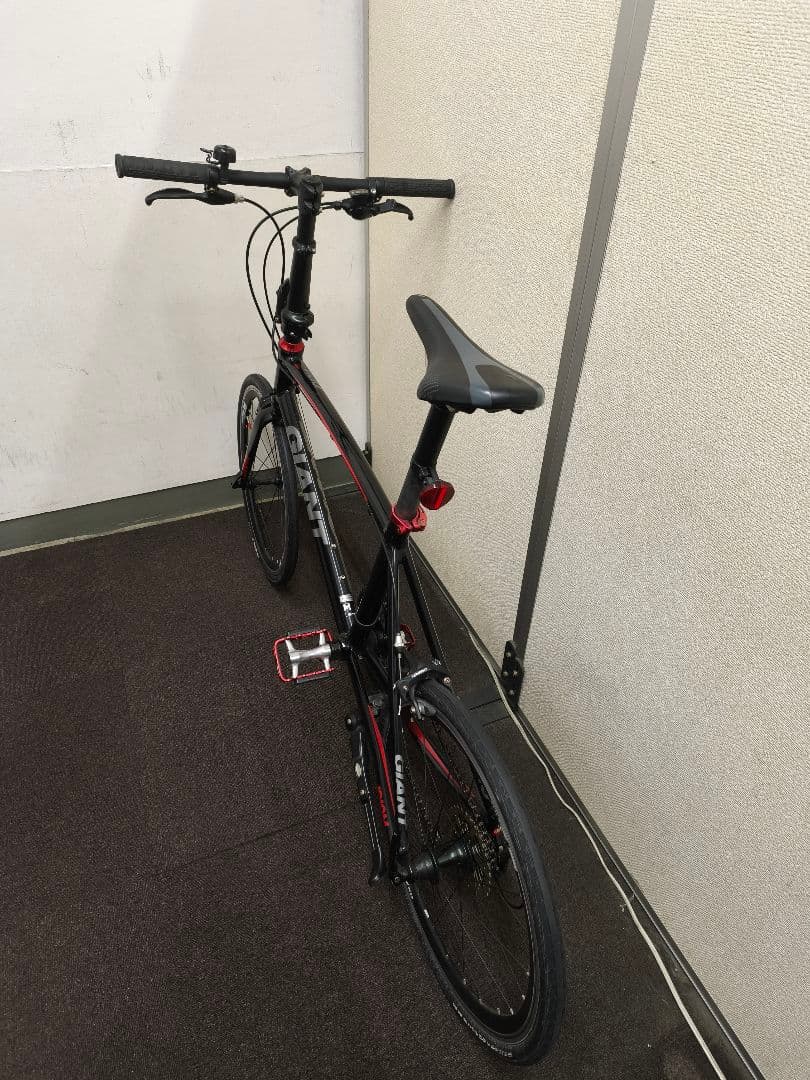 GIANT IDIOM Mサイズ 20インチ ブラック/レッド