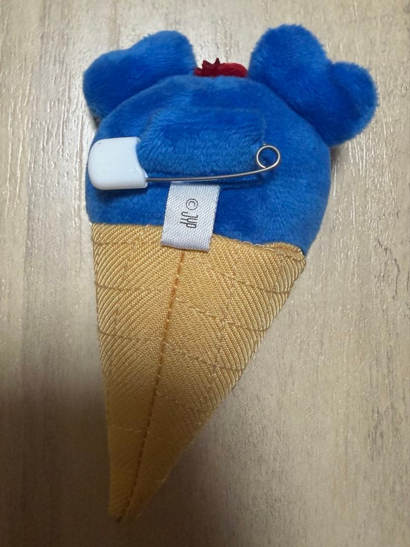 TWICE ツウィ アイスぬいぐるみバッジ TZUVELY - メルカリ