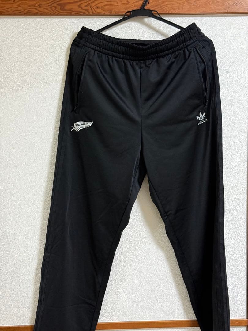 ウォーキング・ランニングウェア adidas all blacks firebird track pant Originals Limited Edition All Blacks Firebird Track Pants by