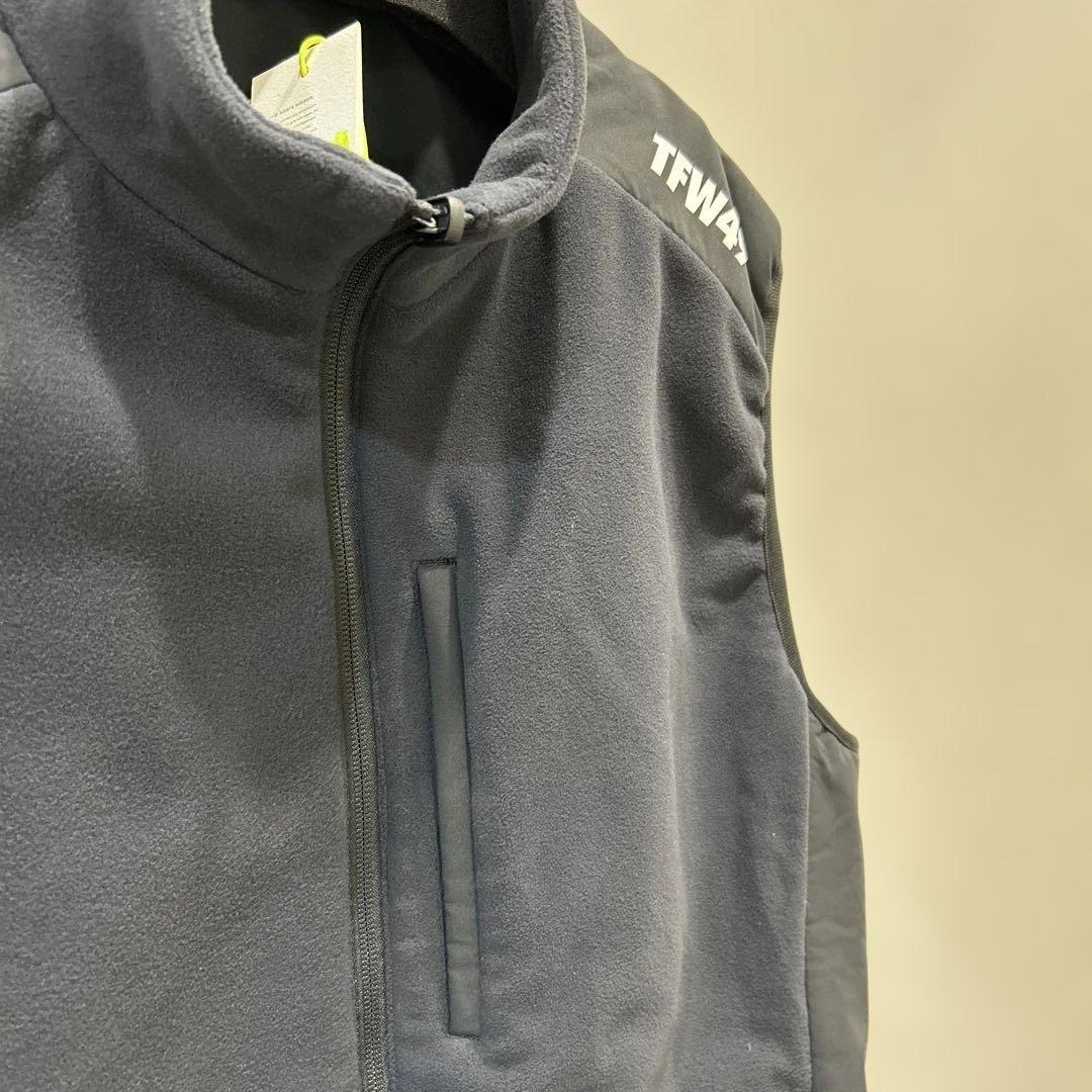 新品❤️TFW49ブラック フリースベスト - メルカリ