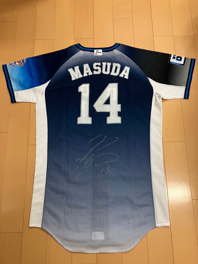 増田達至　実使用　支給　ユニフォーム　埼玉西武ライオンズ ワールドペガサス ／埼玉西武ライオンズ増田達至選手とグラブ