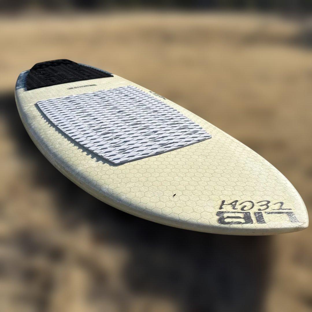 中古LIBTECH Crak'n（クラーケン）ウェイクサーフボード 2022年