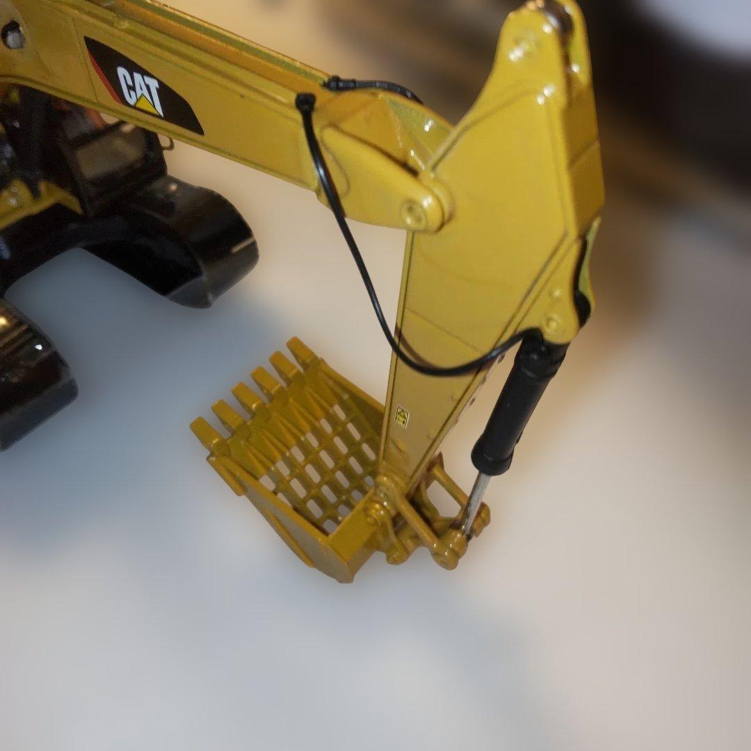 キャタピラー建機 CAT 320F L スケルトンバケット1/50