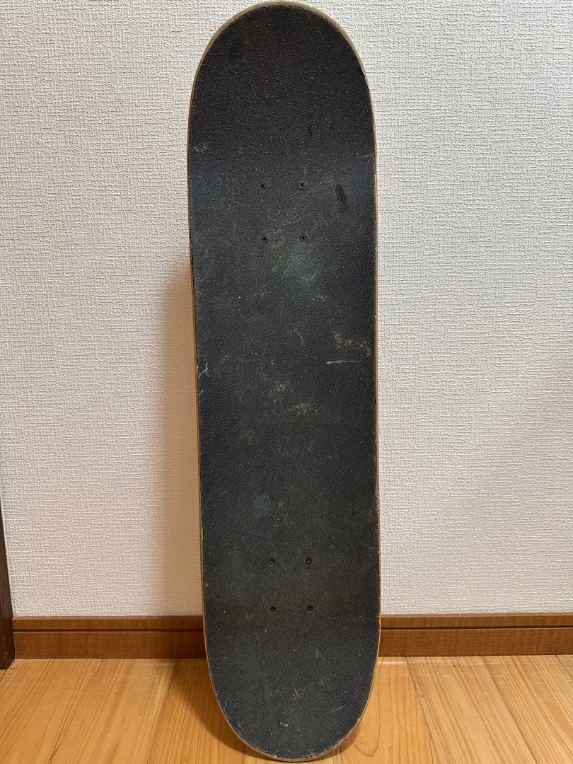 スケートボード（街中クルーザー仕様）トリックも可能